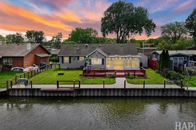 707 Kingston Boulevard, McHenry, IL 60050 - Photo 1