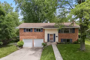 251 N Boynton Dr, Palatine, IL 60074 - Photo 1