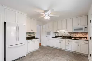 251 N Boynton Dr, Palatine, IL 60074 - Photo 4