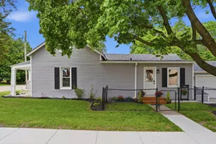 223 E 8th St, Dixon, IL 61021 - Photo 24