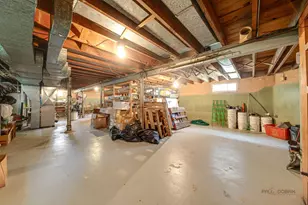 7523 W Cleveland St, Niles, IL 60714 - Photo 32