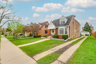7523 W Cleveland Street, Niles, IL 60714 - Photo 2