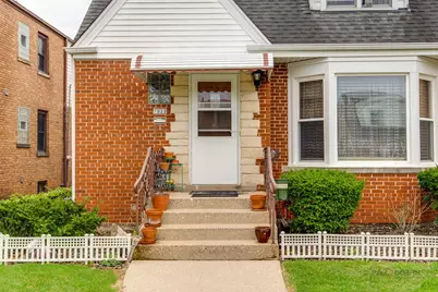 7523 W Cleveland Street, Niles, IL 60714 - Photo 4