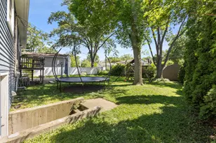 3005 Scenicwood Ln, Woodridge, IL 60517 - Photo 4