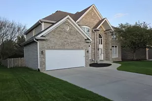 1N487 Seminole Ln, Winfield, IL 60190 - Photo 2