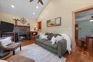 211 Walnut Ave, Saint Charles, IL 60174 - Photo 8