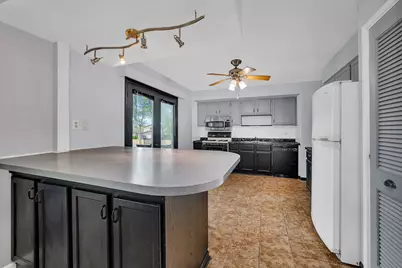551 Falconridge Way, Bolingbrook, IL 60440 - Photo 8