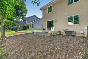 302 Grande Dr, Minooka, IL 60447 - Photo 26