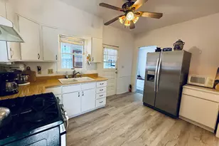 742 S 4th St, Dekalb, IL 60115 - Photo 4