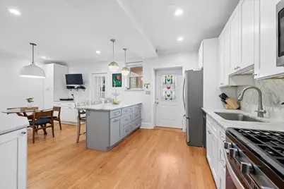 2018 W Farragut Avenue #3, Chicago, IL 60625 - Photo 4