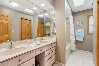 7911 W Rascher Avenue, Chicago, IL 60656 - Photo 20