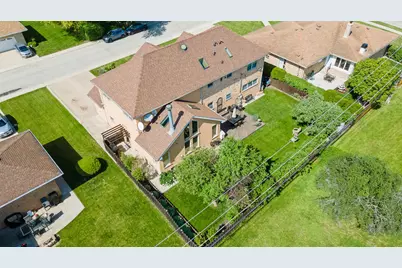 7911 W Rascher Avenue, Chicago, IL 60656 - Photo 4