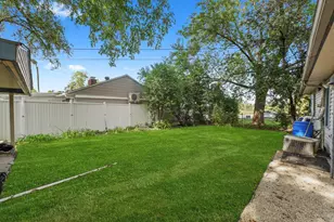 300 Meota St, Park Forest, IL 60466 - Photo 12