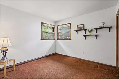 626 Greenbriar Lane, Lindenhurst, IL 60046 - Photo 4