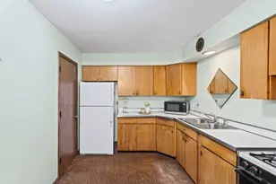 626 Greenbriar Ln, Lindenhurst, IL 60046 - Photo 10