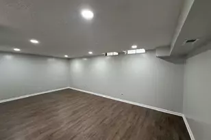 620 Academy Ct, Schaumburg, IL 60194 - Photo 18