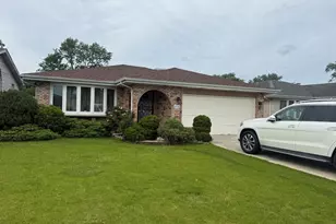 6716 W 89th Pl, Oak Lawn, IL 60453 - Photo 2