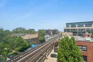 1801 W Larchmont Ave, Chicago, IL 60613 - Photo 16
