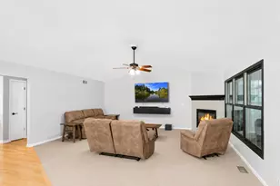 246 Red Hawk Rd, Hampshire, IL 60140 - Photo 4
