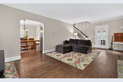 201 S Illinois Avenue, Villa Park, IL 60181 - Photo 4