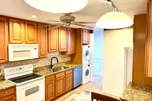 910 Beau Dr, Des Plaines, IL 60016 - Photo 6