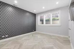 850 W Lill Ave, Chicago, IL 60614 - Photo 12