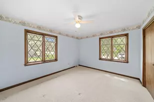 2445 Coach and Surrey Ln, Aurora, IL 60506 - Photo 20