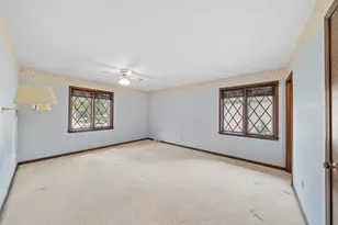 2445 Coach and Surrey Ln, Aurora, IL 60506 - Photo 16