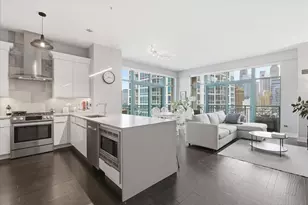 340 W Superior St, Chicago, IL 60654 - Photo 2