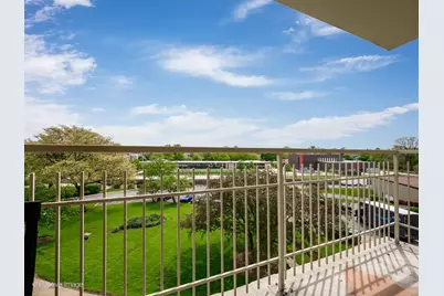 7061 N Kedzie Avenue #410, Chicago, IL 60645 - Photo 12