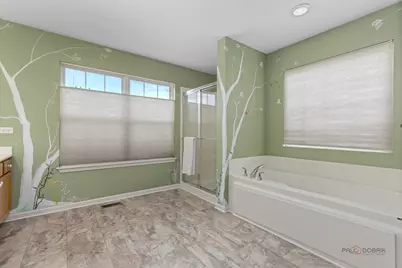 332 Colonial Drive, Vernon Hills, IL 60061 - Photo 16