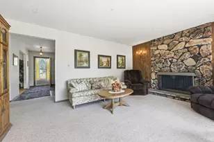 1417 Lee Ln, Spring Grove, IL 60081 - Photo 8