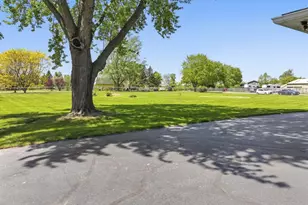 1417 Lee Ln, Spring Grove, IL 60081 - Photo 38