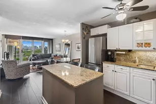 1960 N Lincoln Park West Ave, Chicago, IL 60614 - Photo 6