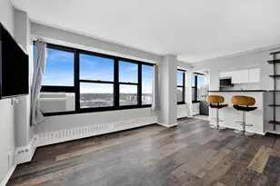 6030 N Sheridan Rd, Chicago, IL 60660 - Photo 2