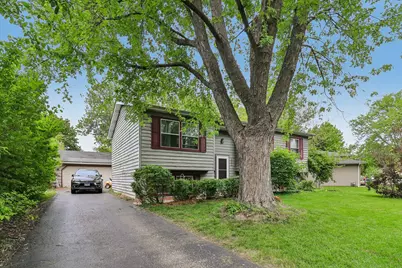 332 Everett Avenue, Crystal Lake, IL 60014 - Photo 2