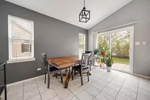 1014 Edinburgh Ct, Joliet, IL 60431 - Photo 6