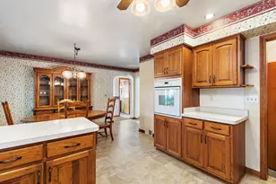 3908 Oak Ave, McHenry, IL 60050 - Photo 10