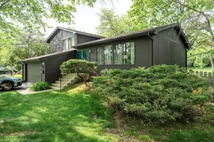 770 Yosemite Trail, Roselle, IL 60172 - Photo 2