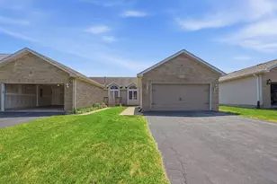 4314 River Glen Dr, Joliet, IL 60431 - Photo 2