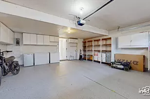 2090 S Valley Rd, Lombard, IL 60148 - Photo 34