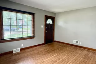 1352 Crosat St, Lasalle, IL 61301 - Photo 6