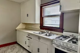 1352 Crosat St, Lasalle, IL 61301 - Photo 10