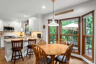 27W180 Chestnut Ln, Winfield, IL 60190 - Photo 10