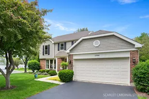 27W180 Chestnut Ln, Winfield, IL 60190 - Photo 2