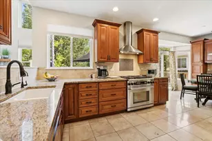 2952 Liberty Ln, Lindenhurst, IL 60046 - Photo 10