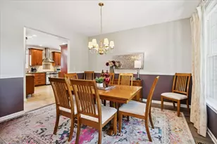2952 Liberty Ln, Lindenhurst, IL 60046 - Photo 6