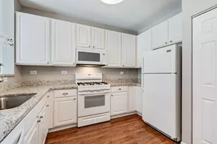 913 Genesee Dr, Naperville, IL 60563 - Photo 8