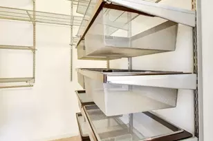 647 N Green St, Chicago, IL 60642 - Photo 14