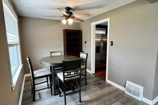 11042 S State Line Rd, Chicago, IL 60617 - Photo 4